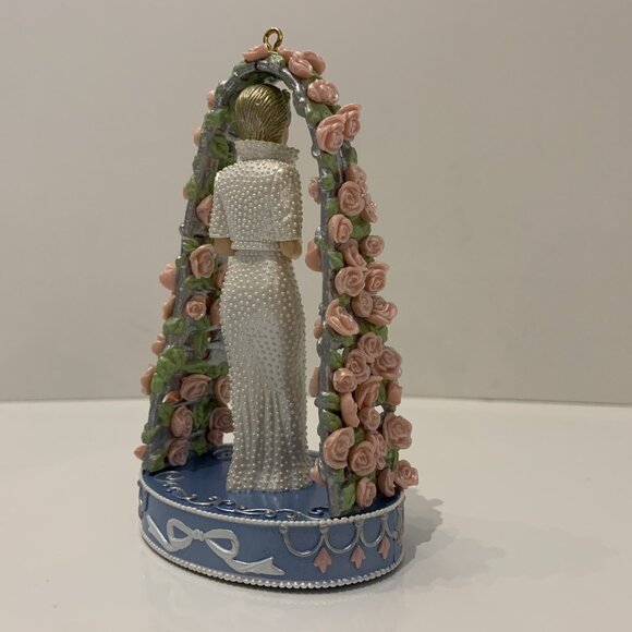 Heirloom Collection Carlton Cards Diana Princess Of Wales Ornament - Picture 3 of 12